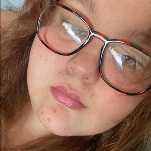 Meet your Posher, Daphne